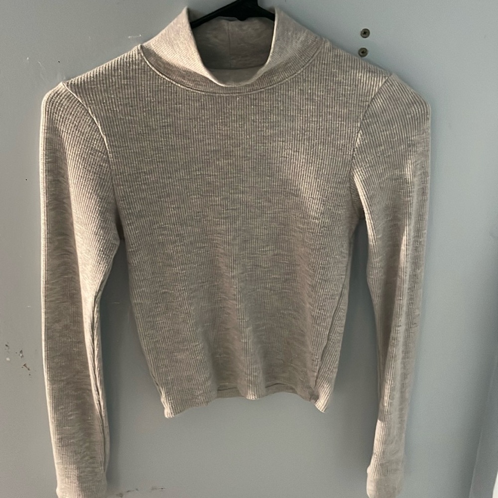 American Eagle Grey turtle neck